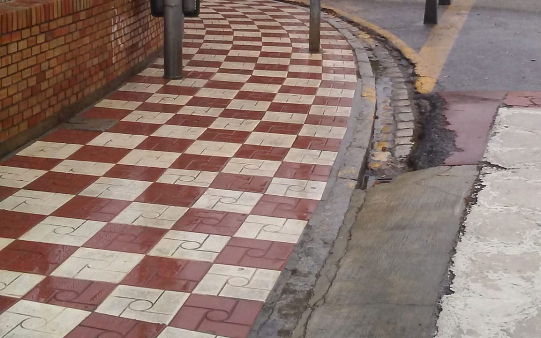 Limpiando las calles de Albolote